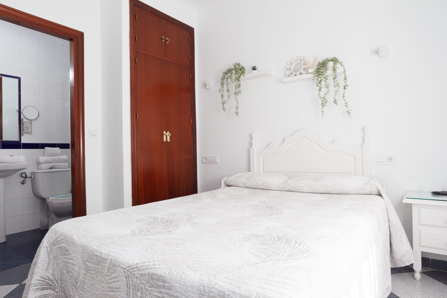 Hostal Restaurante La Giralda Rota Eksteriør bilde