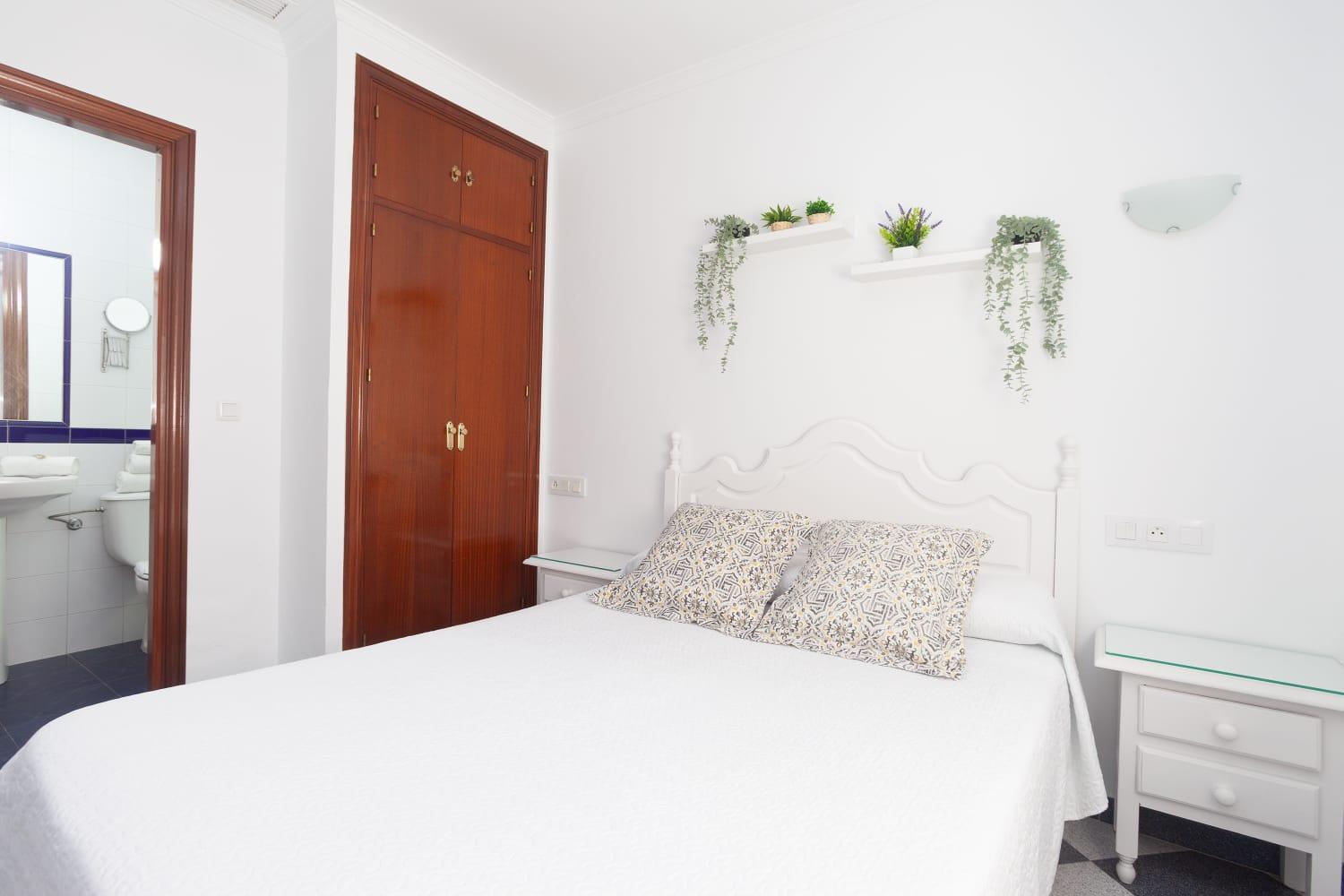 Hostal Restaurante La Giralda Rota Eksteriør bilde