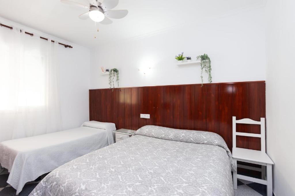 Hostal Restaurante La Giralda Rota Eksteriør bilde